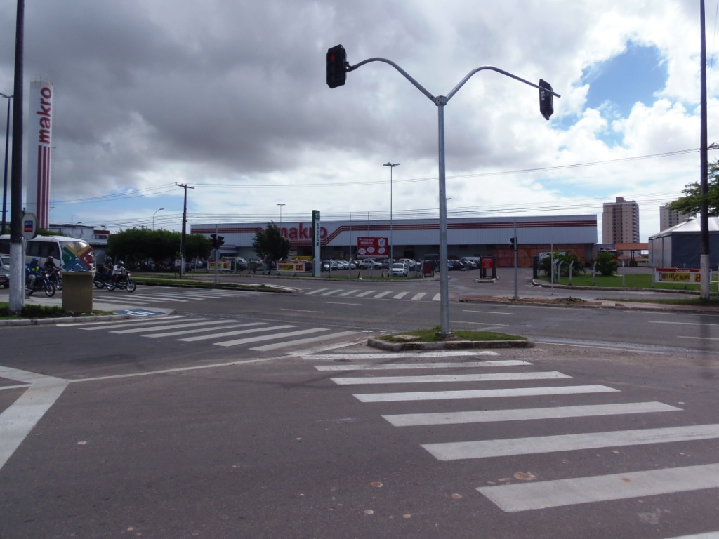 População aprova cruzamento semaforizado na rua João Ouro com avenida Tancredo Neves - SMTT Aracaju